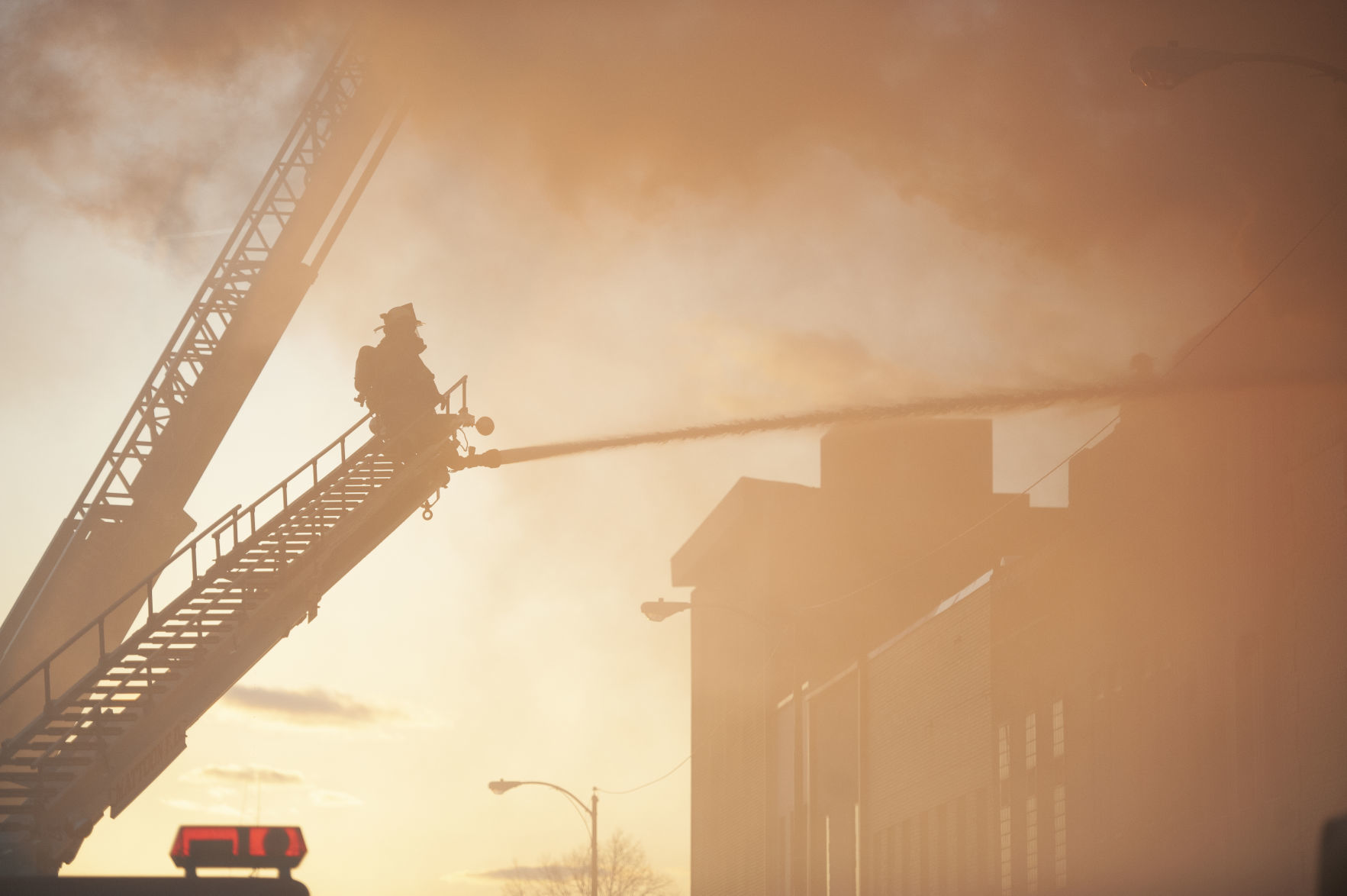 Shores Building Fire 21 (03/21/19)